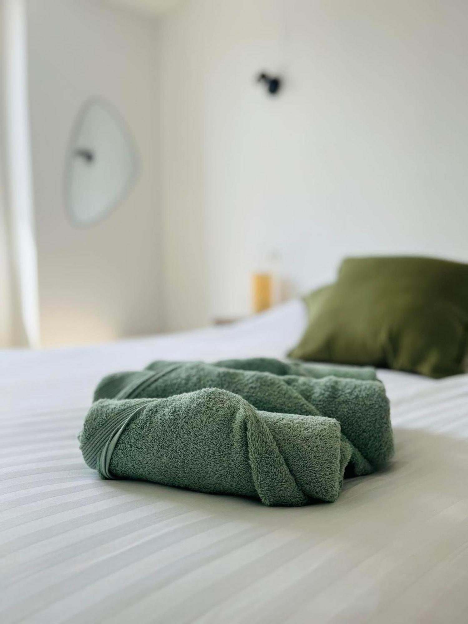 Appartement Cosy & Moderne 6 Personnes Centre Charleville-Mezieres - Ardennes Bagian luar foto