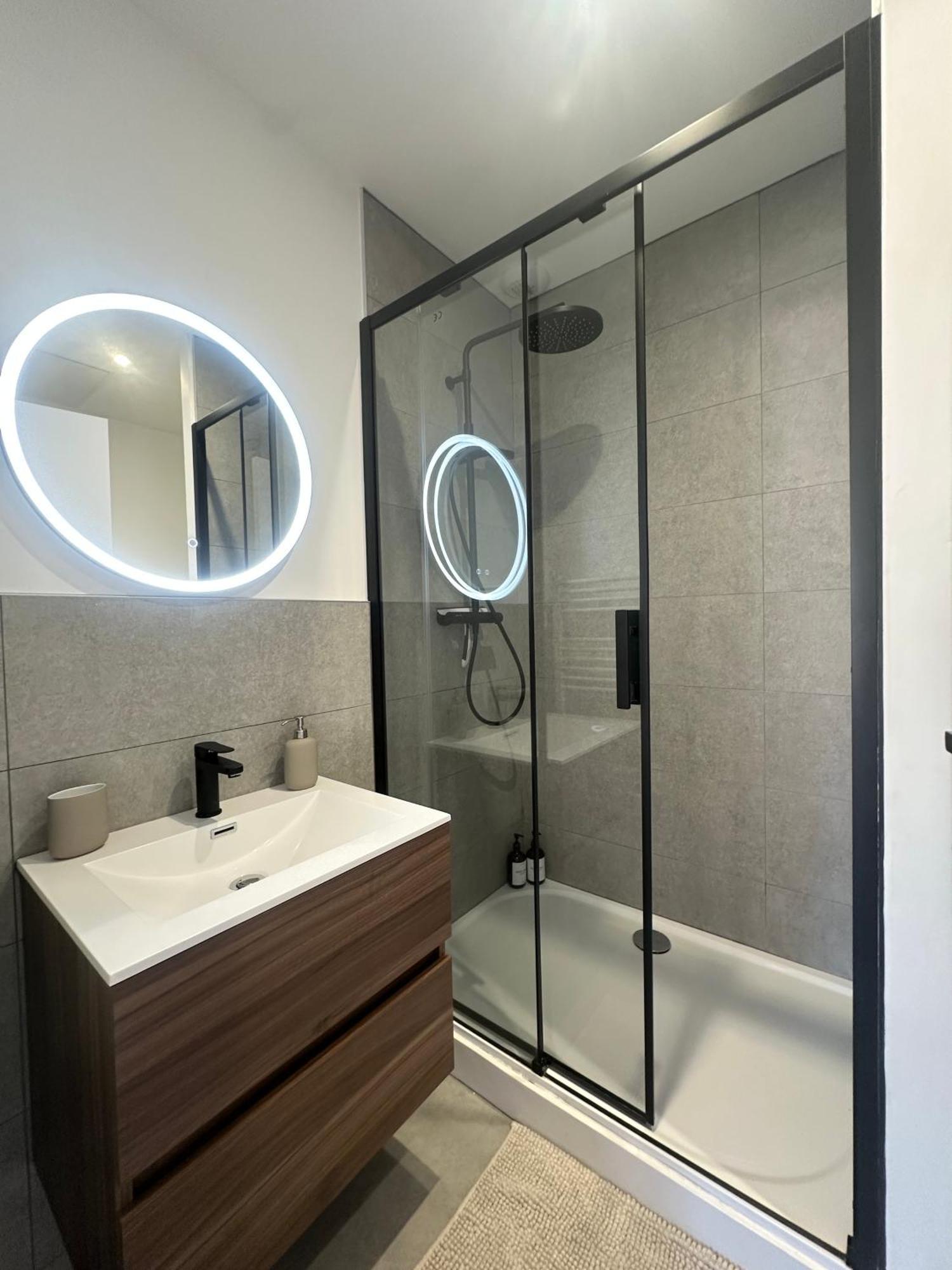 Appartement Cosy & Moderne 6 Personnes Centre Charleville-Mezieres - Ardennes Bagian luar foto